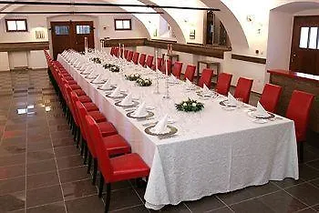 Dvor Jezersek Brnik
