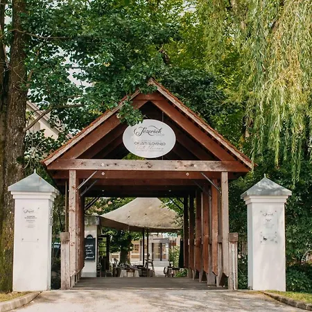 Dvor Jezersek Brnik 3*