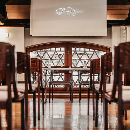 Hotel Dvor Jezersek Brnik Cerklje na Gorenjskem