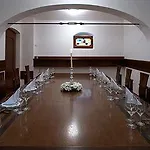 Dvor Jezersek Brnik Отель 3*