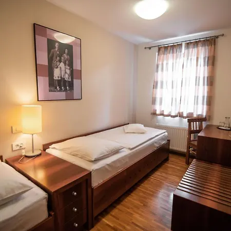 Hotel Dvor Jezersek Brnik Cerklje na Gorenjskem