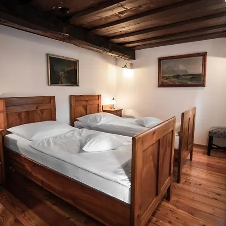 Hotel Dvor Jezersek Brnik