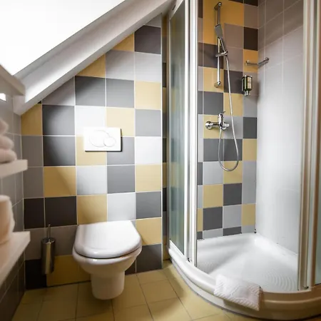 מלון Dvor Jezersek Brnik צרקליה נה גורניסקם