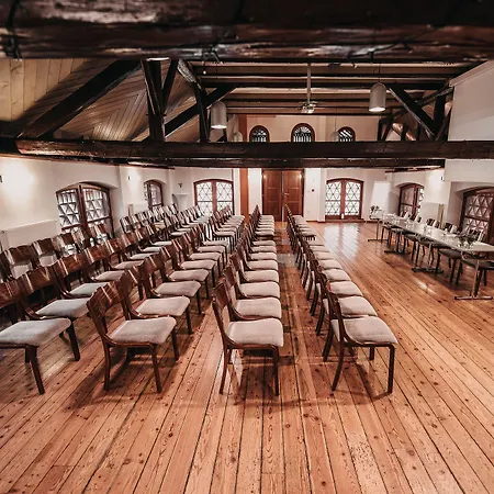 מלון Dvor Jezersek Brnik צרקליה נה גורניסקם