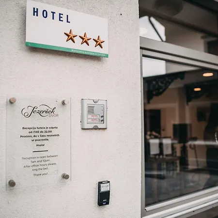 Dvor Jezersek Brnik Hotel