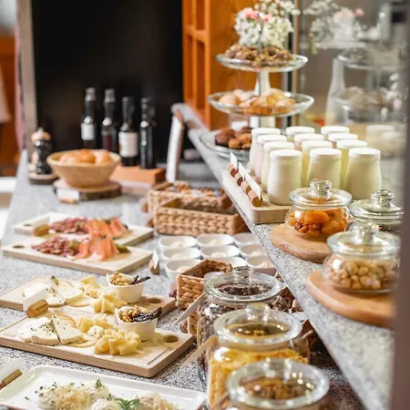 Dvor Jezersek Brnik 3* Cerklje na Gorenjskem