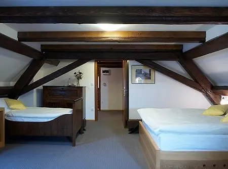 Dvor Jezersek Brnik Cerklje na Gorenjskem