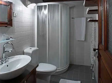 Dvor Jezersek Brnik Cerklje na Gorenjskem