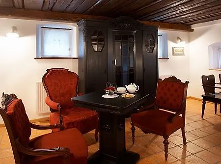 Ξενοδοχείο Dvor Jezersek Brnik