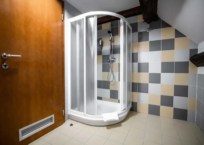 Dvor Jezersek Brnik Cerklje na Gorenjskem