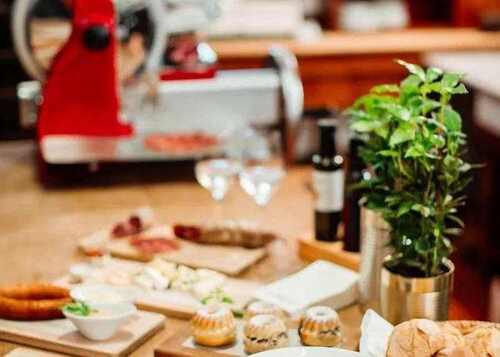 Dvor Jezersek Brnik Hotel 3*