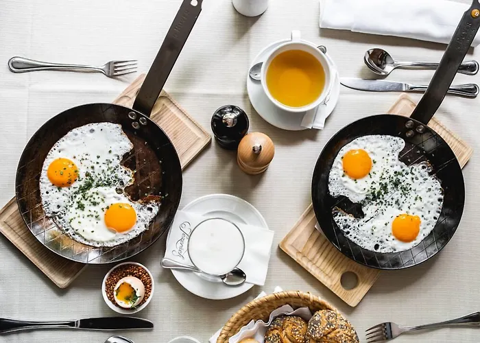 Hotel Dvor Jezersek Brnik 3*