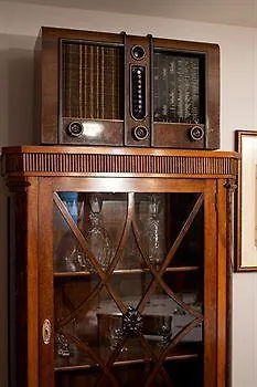 Hotel Dvor Jezersek Brnik 3*