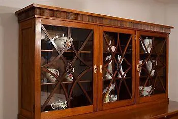 Dvor Jezersek Brnik מלון 3*