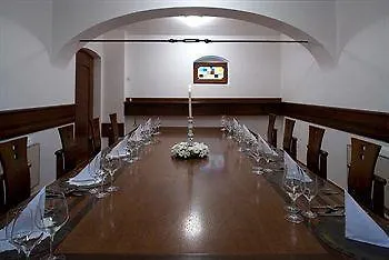 Dvor Jezersek Brnik Hotel 3*