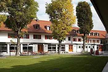 Dvor Jezersek Brnik 3* Cerklje na Gorenjskem