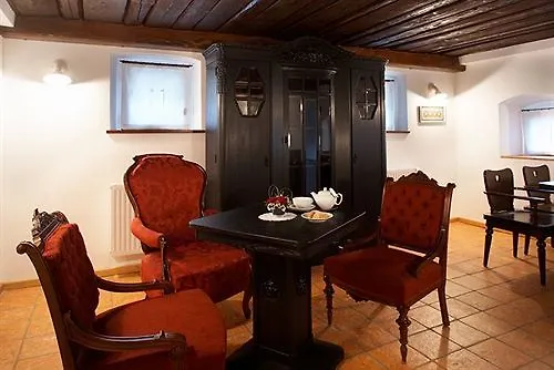 Hotel Dvor Jezersek Brnik