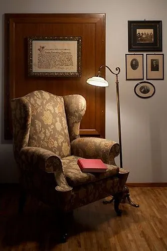 Dvor Jezersek Brnik 3*