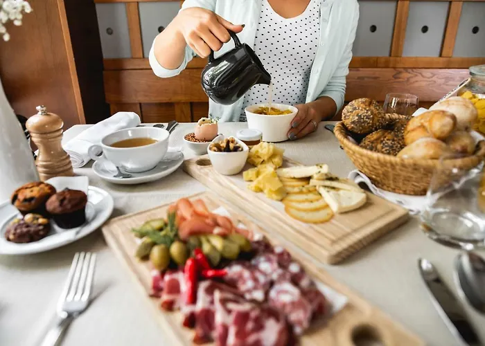 מלון Dvor Jezersek Brnik