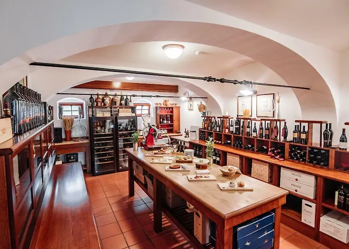 ホテル Dvor Jezersek Brnik 3*